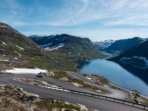 kľukaté Nórske cesty budete milovať